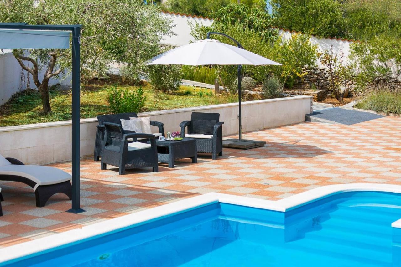 Villa Bravura Milna Milna  Ngoại thất bức ảnh