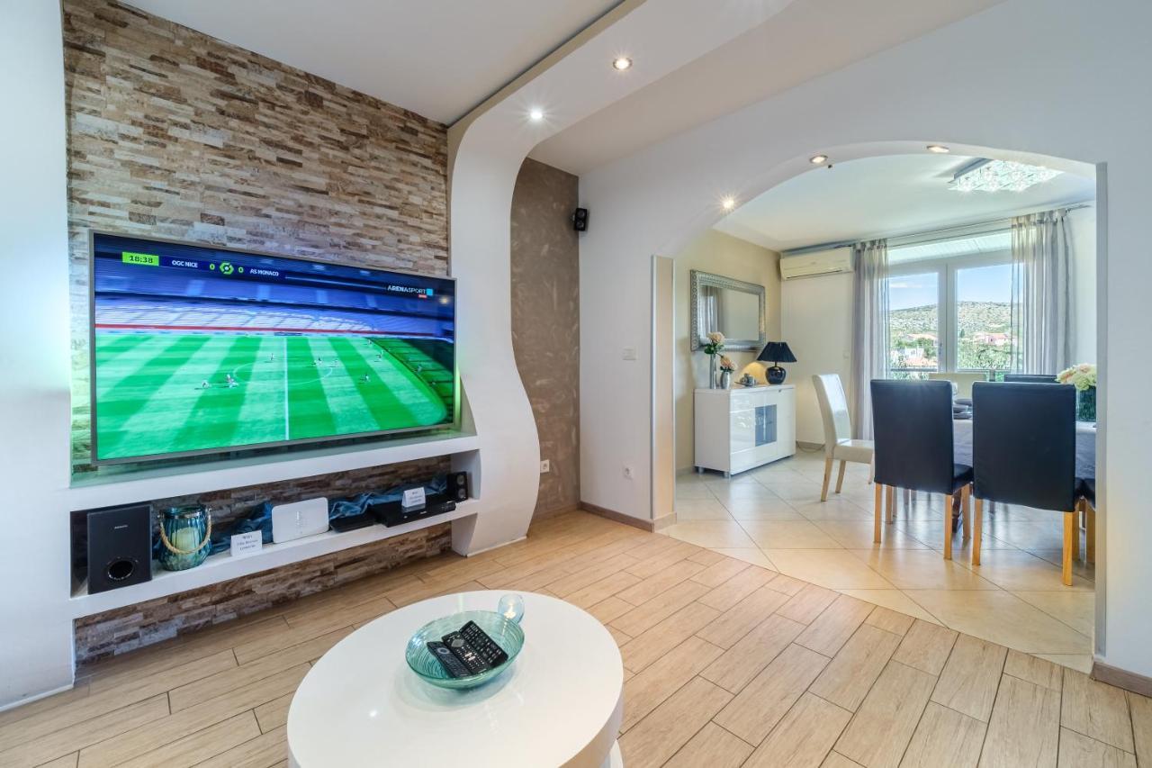 Villa Bravura Milna Milna  Ngoại thất bức ảnh