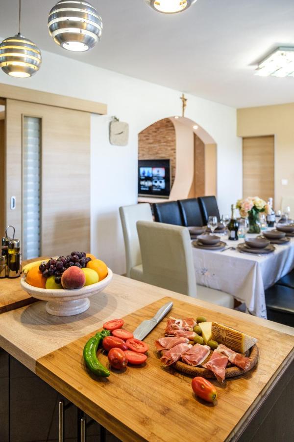 Villa Bravura Milna Milna  Ngoại thất bức ảnh