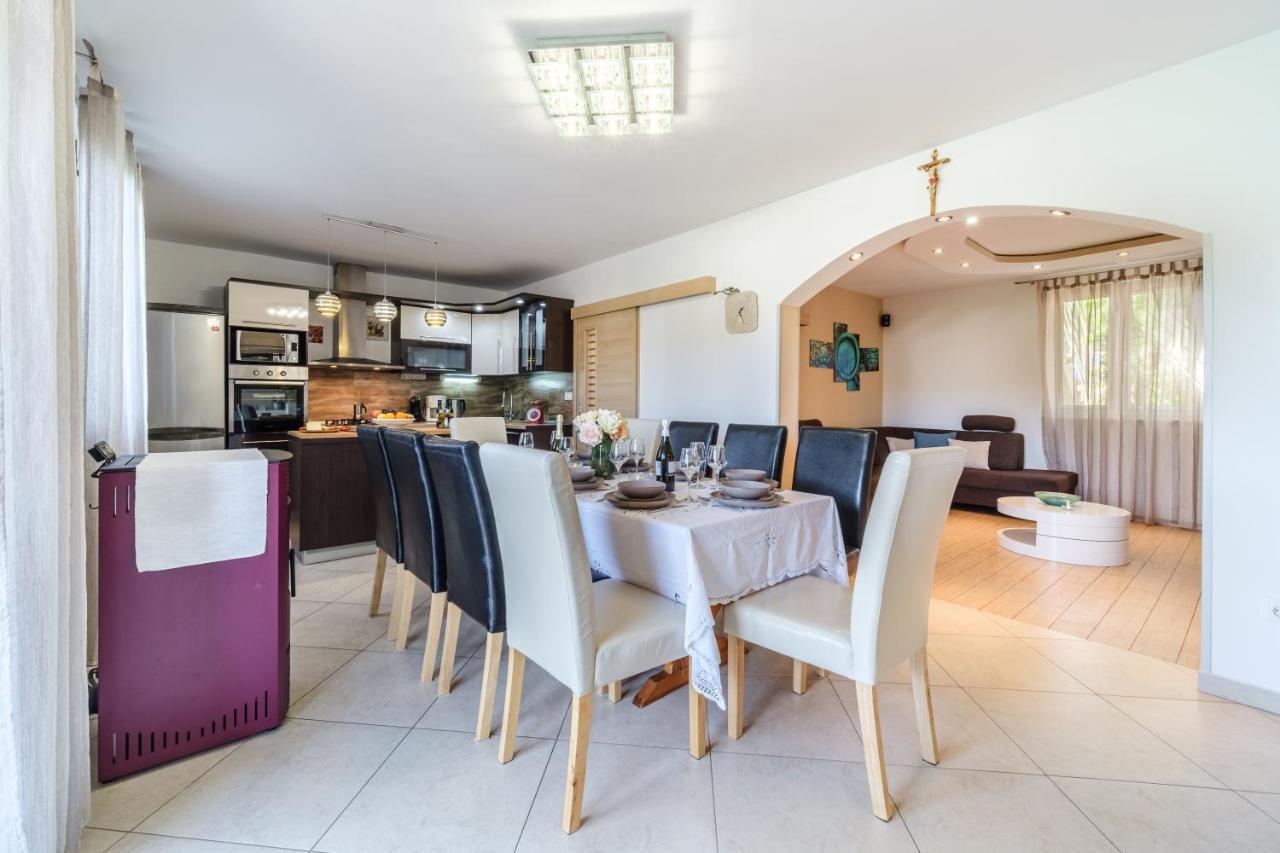 Villa Bravura Milna Milna  Ngoại thất bức ảnh