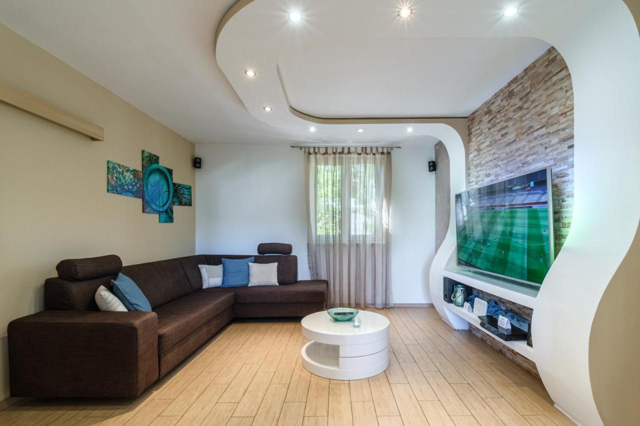 Villa Bravura Milna Milna  Ngoại thất bức ảnh