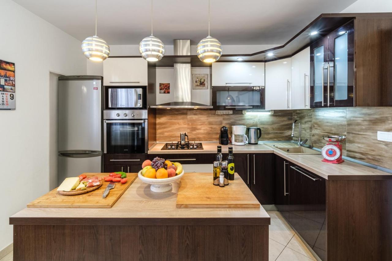 Villa Bravura Milna Milna  Ngoại thất bức ảnh