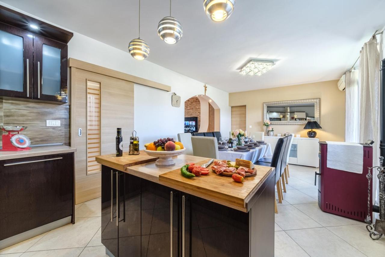 Villa Bravura Milna Milna  Ngoại thất bức ảnh
