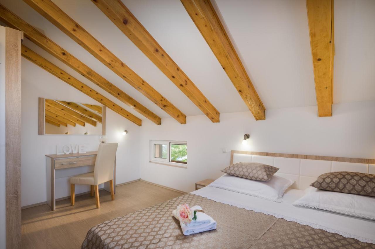 Villa Bravura Milna Milna  Ngoại thất bức ảnh