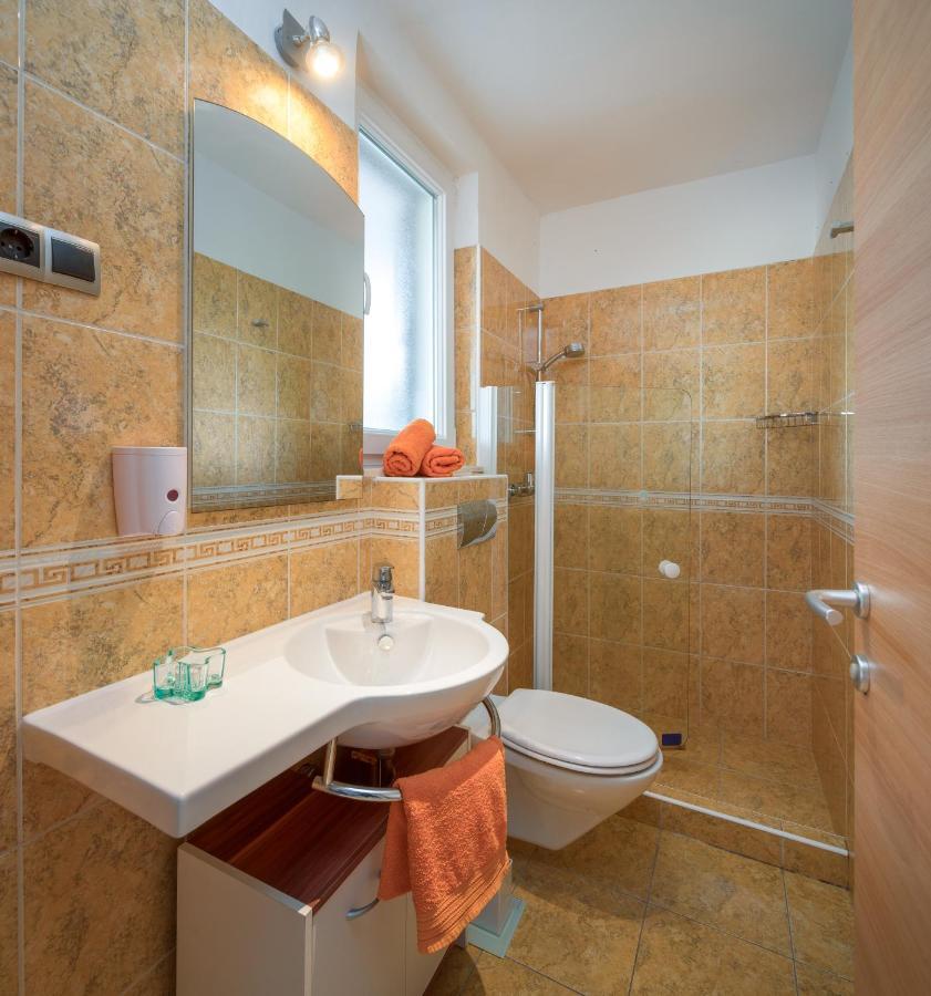 Villa Bravura Milna Milna  Ngoại thất bức ảnh
