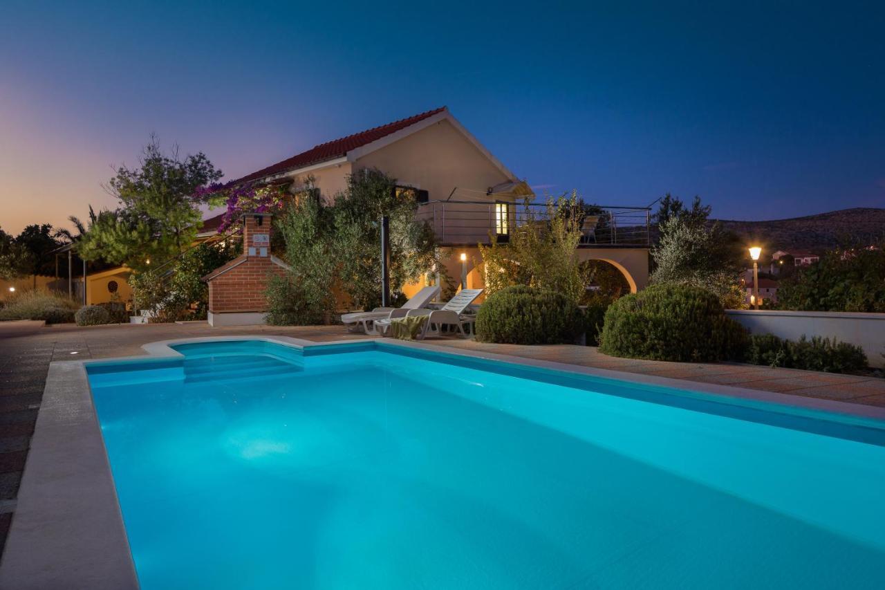 Villa Bravura Milna Milna  Ngoại thất bức ảnh