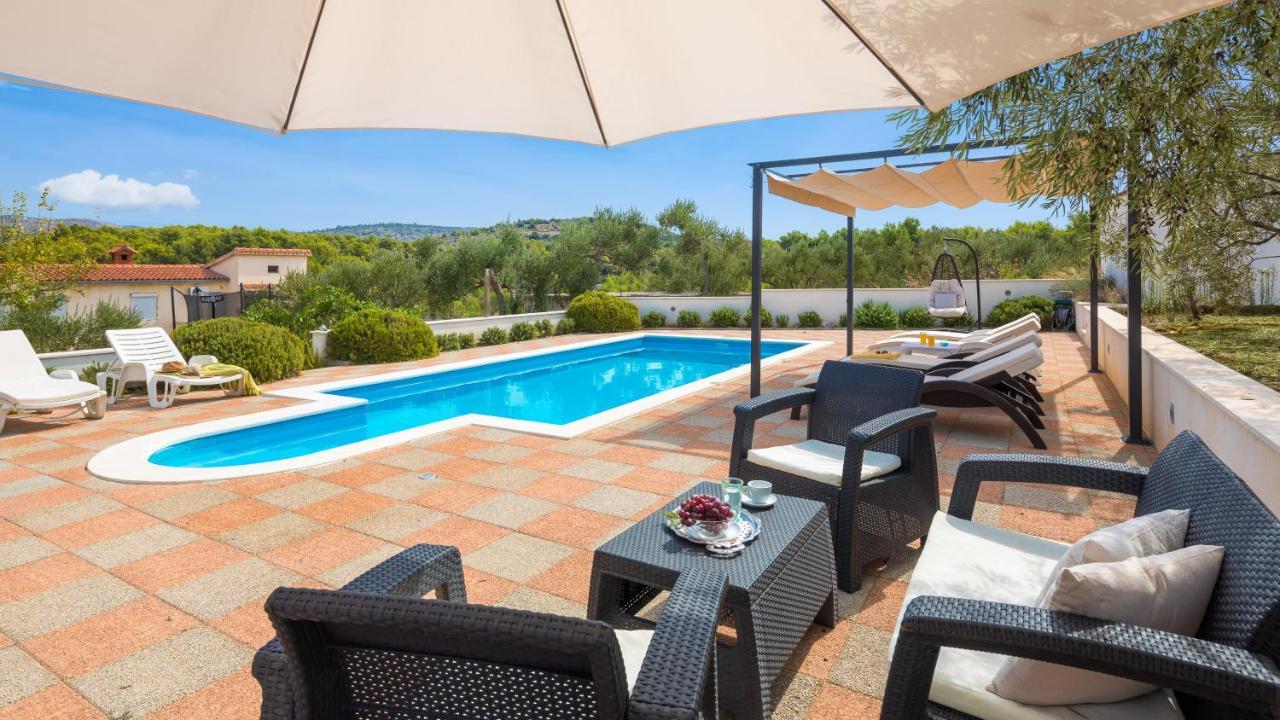 Villa Bravura Milna Milna  Ngoại thất bức ảnh